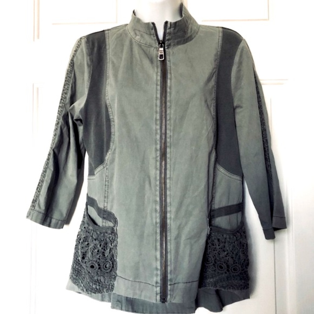 XCVI Army Green Lightweight 3/4 Sleeve Ruched Crochet Pocket Jacket Size Medium
